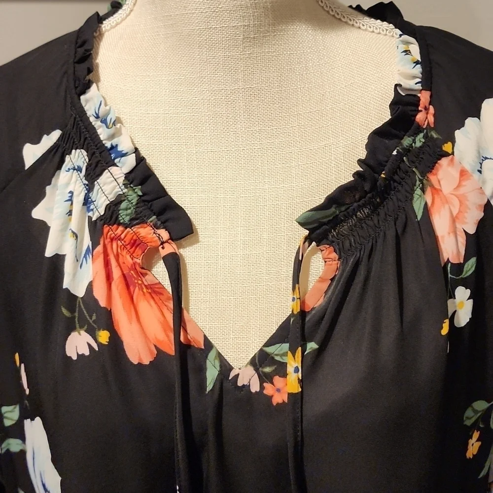 Old Navy floral dress with slip underneath beautiful dress size large - Picture 2 of 10